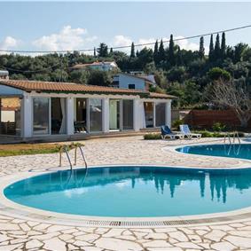 3 bedroom seaside villa with pool & jacuzzi, near Acharavi, sleeps 6